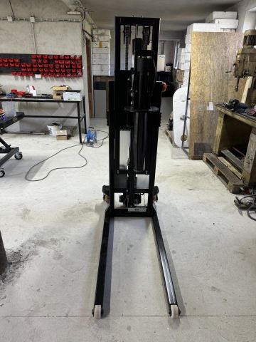 Wi-FLip - stroj pro otáčení kabelových bubnů