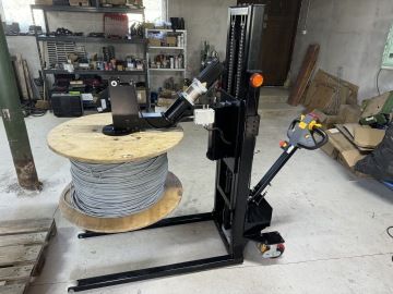 Wi-FLip - stroj pro otáčení kabelových bubnů