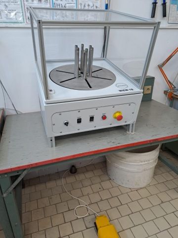 Stroj WiCW-10 - WiMes - navíjení smotků